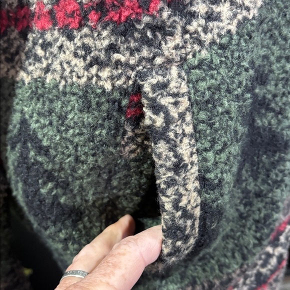 Legendary Whitetails Treasure Fuzzy Fleece Shacket,snap front,chest/hip pockets - Picture 3 of 12